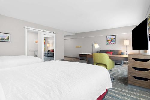 hampton inn and suites chicago medical district uic