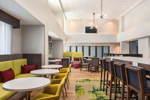 hampton inn and suites oroville