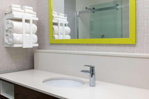 hampton inn and suites porter ranch los angeles