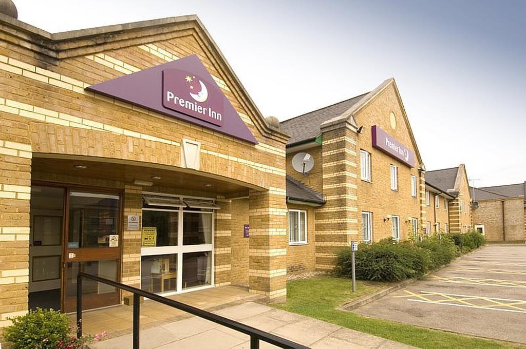 Premier Inn Aldershot,Farnborough>>Aldershot,3 star