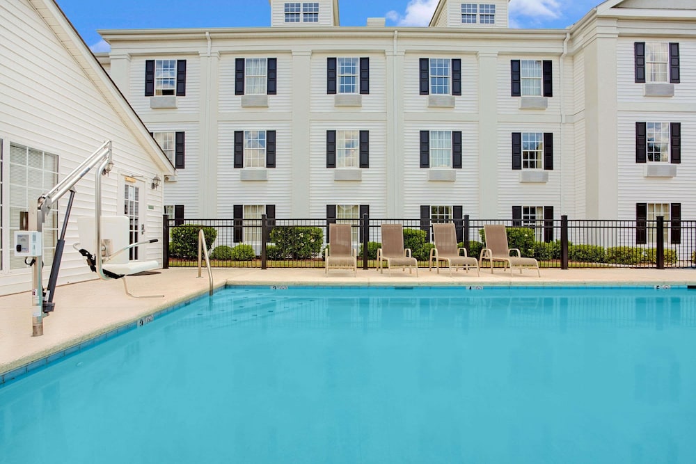 Baymont By Wyndham Pearl,Pearl>>Jackson,3 star