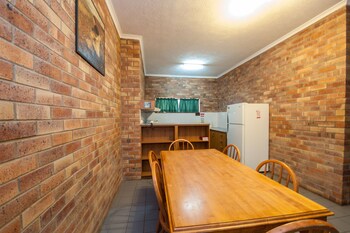 allan cunningham motel