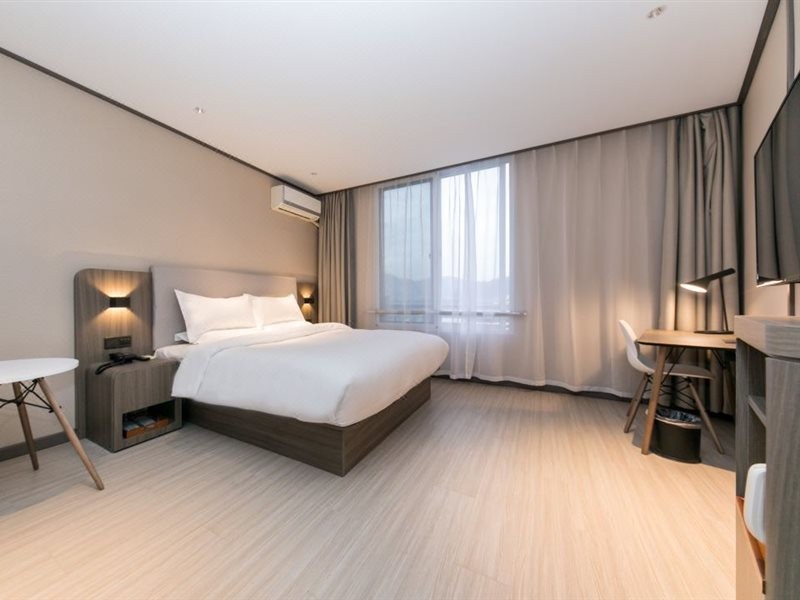 hanting hotel taizhou jiaojiang baolong city