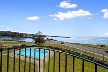 scamander beach resort