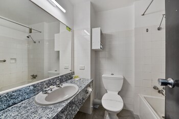 scamander beach resort