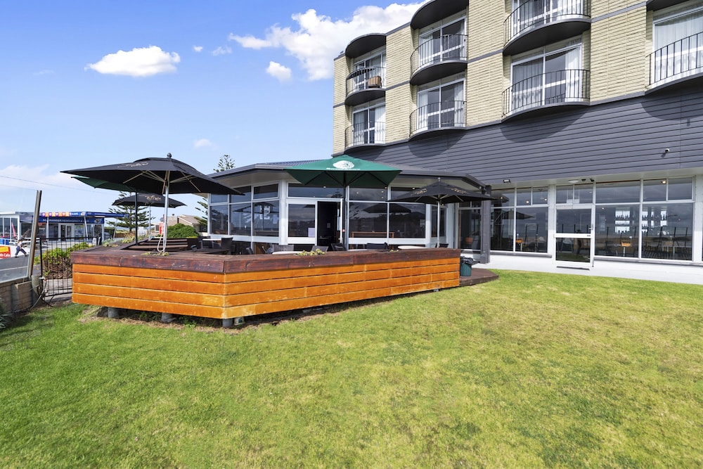 scamander beach resort