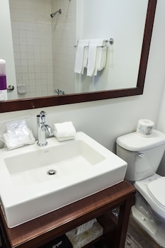 Hotel Penticton: Ascend Collection,Penticton>>Kelowna,3 star