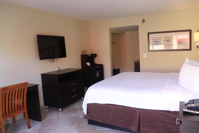 curtis inn and suites