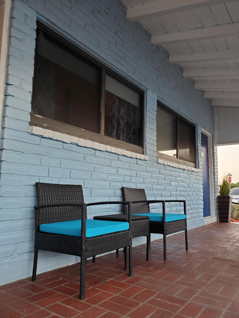 hollywood gardens inn and suites