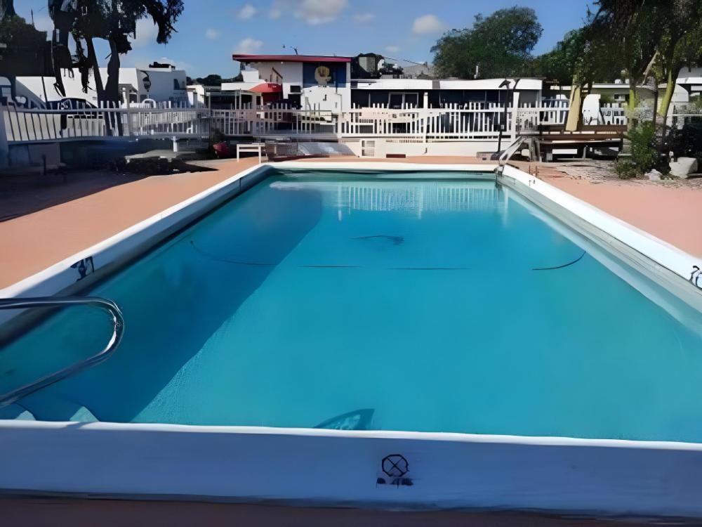 hollywood gardens inn and suites