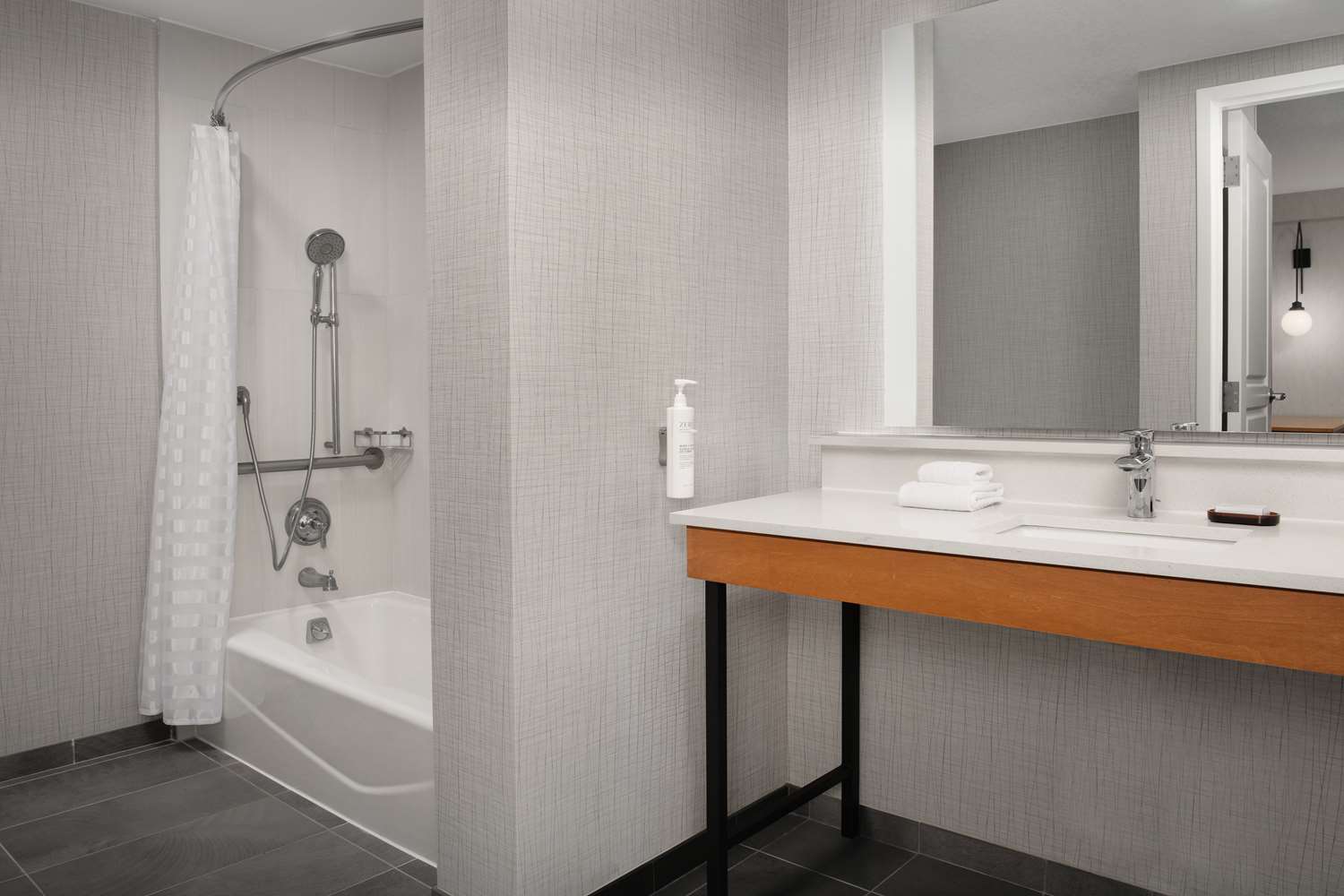 embassy suites la quinta hotel and spa
