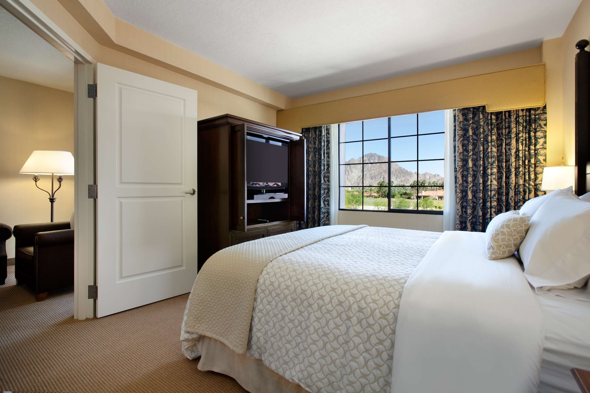 embassy suites la quinta hotel and spa