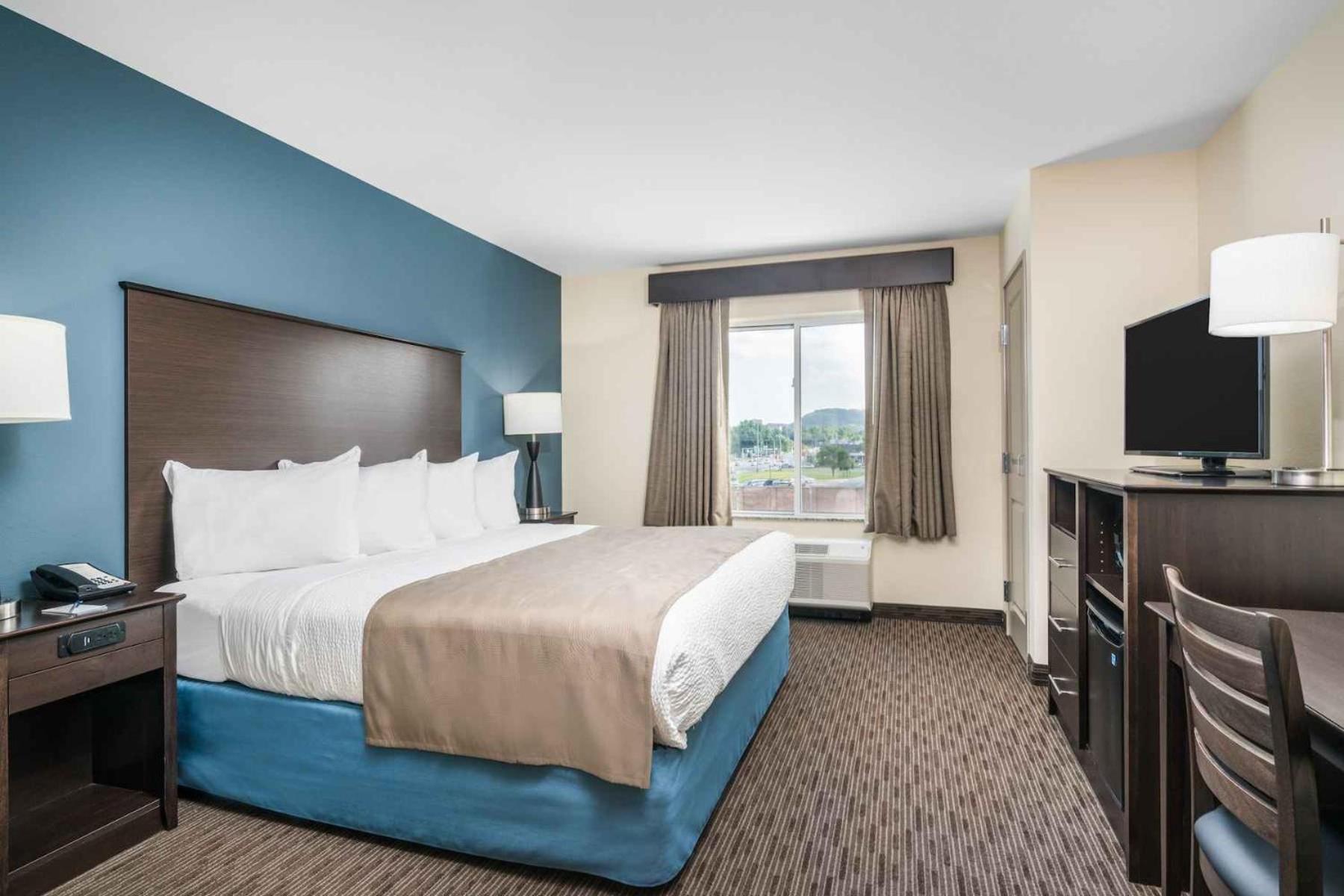 embassy suites la quinta hotel and spa