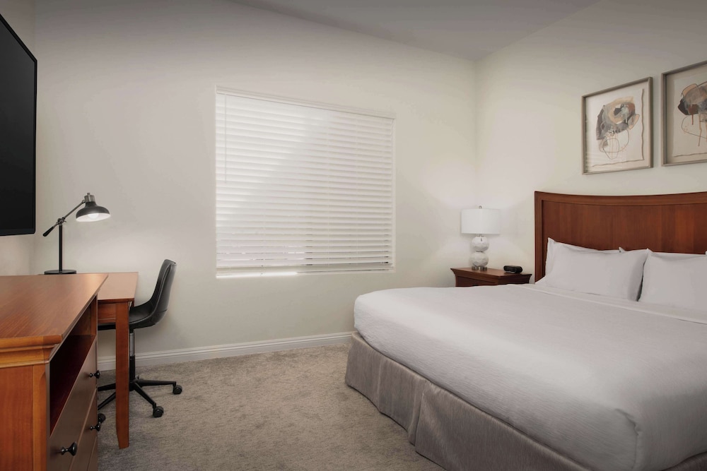 embassy suites la quinta hotel and spa