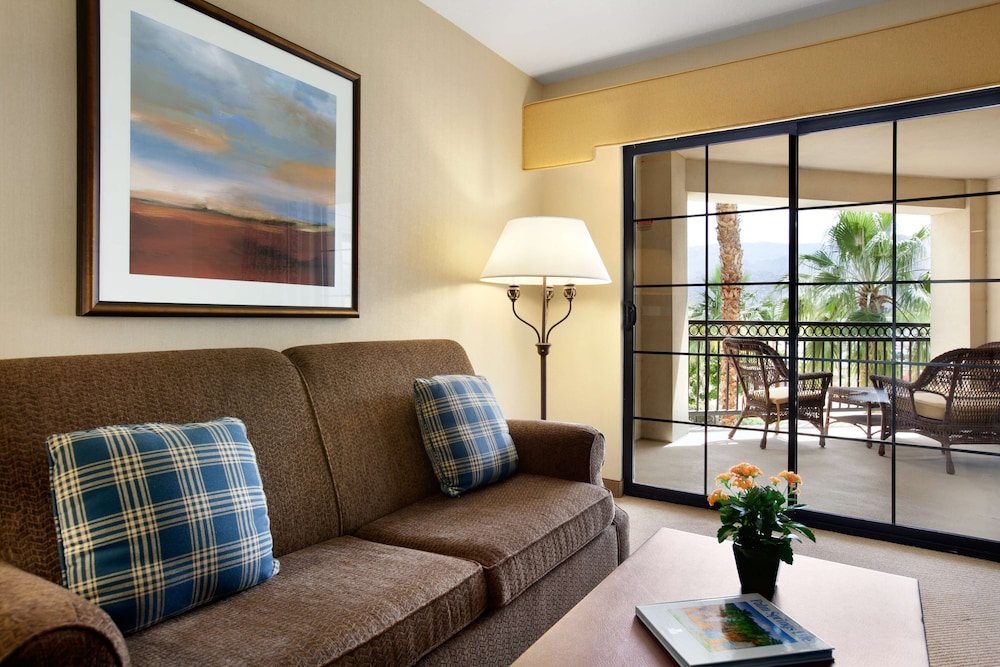 embassy suites la quinta hotel and spa