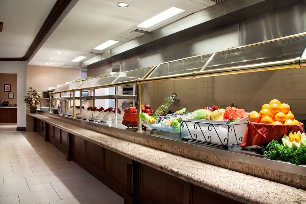 embassy suites la quinta hotel and spa