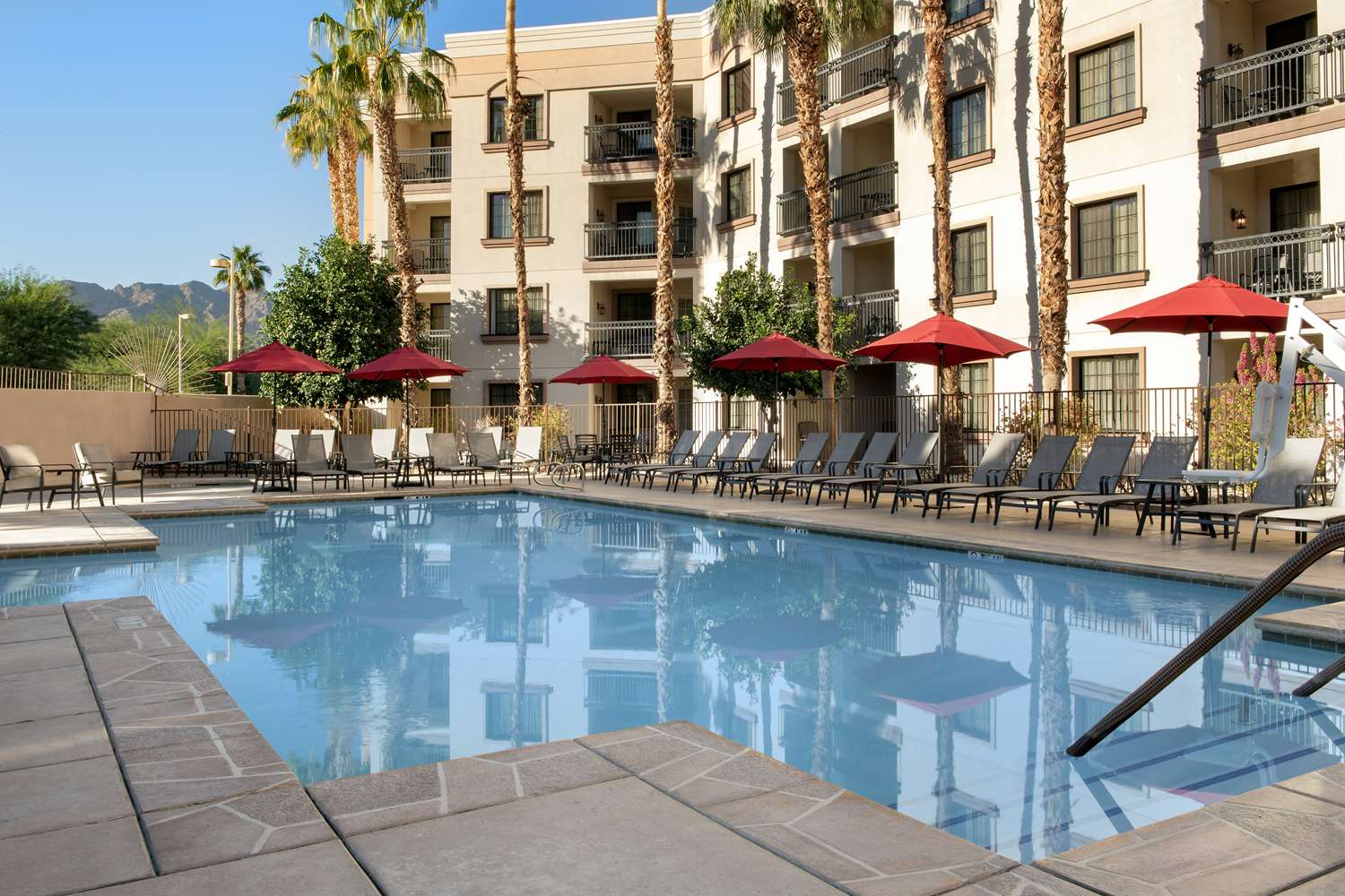 embassy suites la quinta hotel and spa