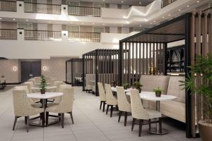 embassy suites la quinta hotel and spa