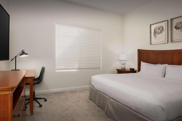 embassy suites la quinta hotel and spa