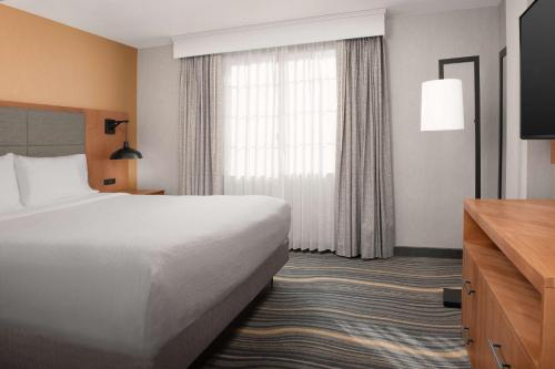 embassy suites la quinta hotel and spa