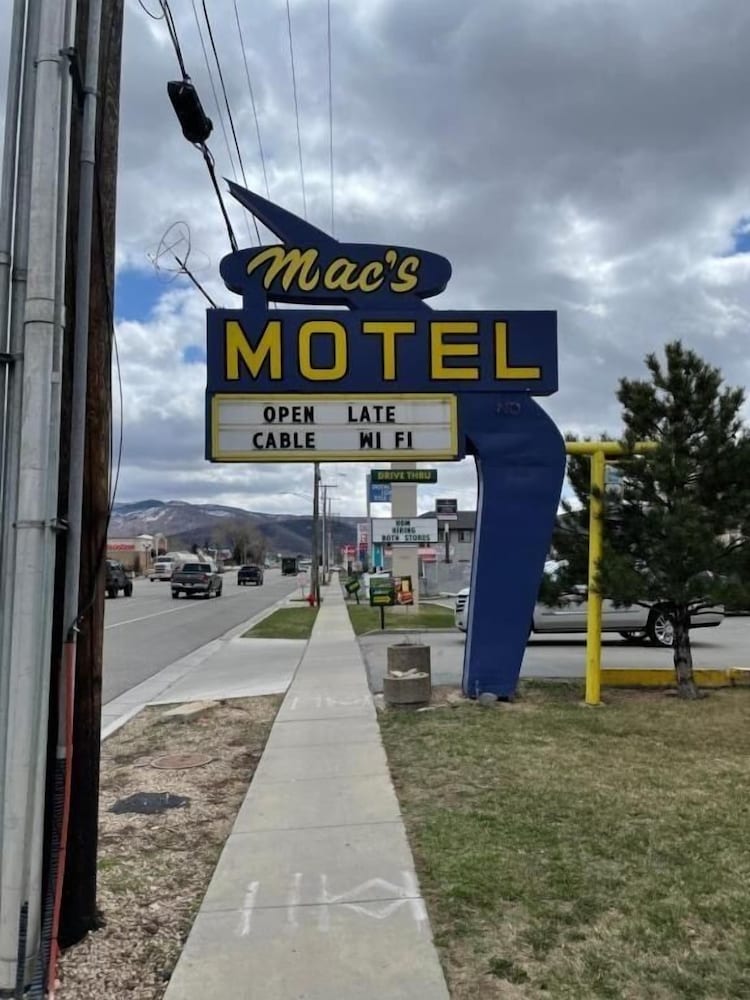 macs motel