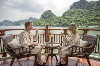 heritage line ylang cruise halong bay and lan ha bay