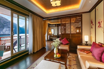 heritage line ylang cruise halong bay and lan ha bay