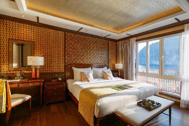 heritage line ylang cruise halong bay and lan ha bay