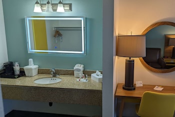 Days Inn By Wyndham Lake Havasu,Lake Havasu>>Havasu Palms,3 star