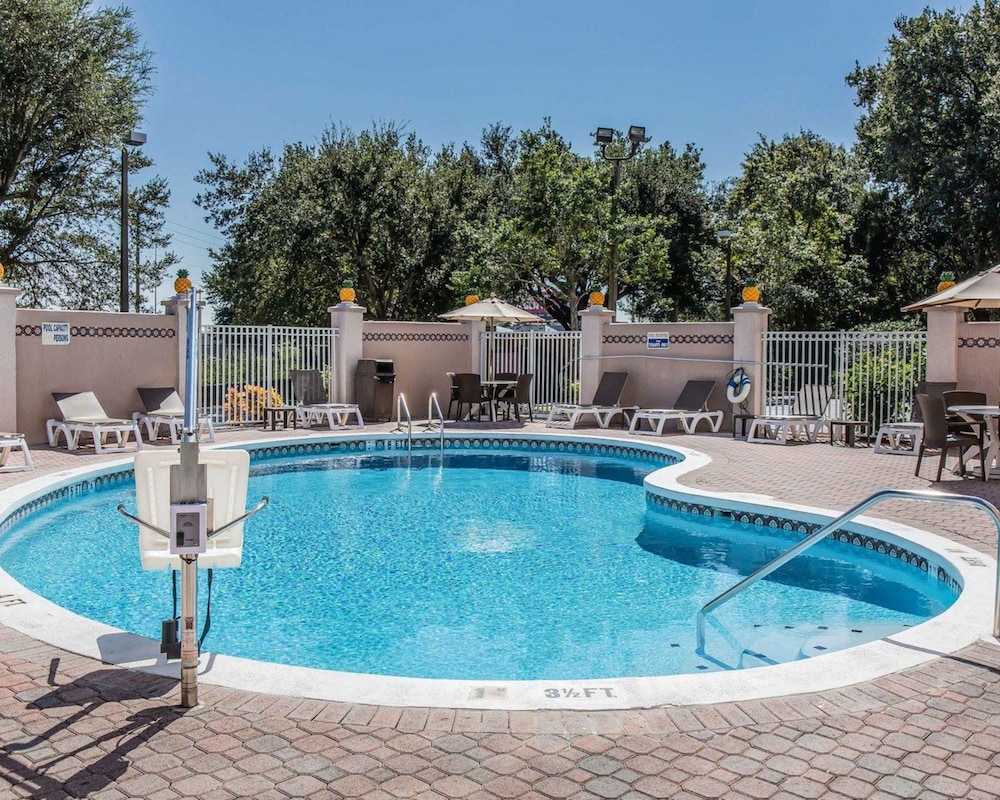comfort inn and suites lakeland north i 4