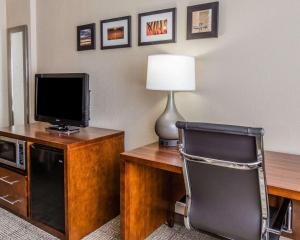 comfort inn and suites lakeland north i 4