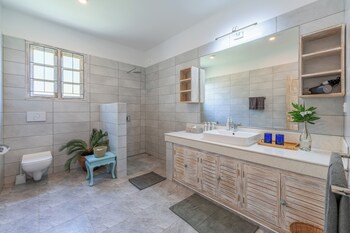 hibiscus home and apartments