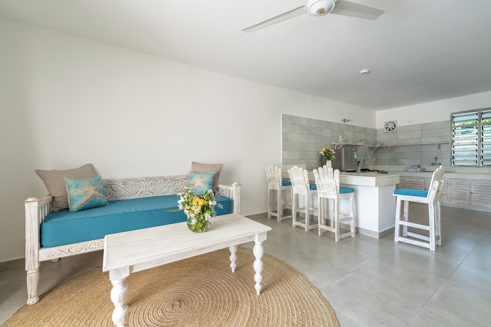 hibiscus home and apartments