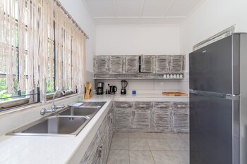 hibiscus home and apartments