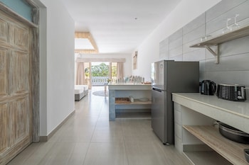 hibiscus home and apartments