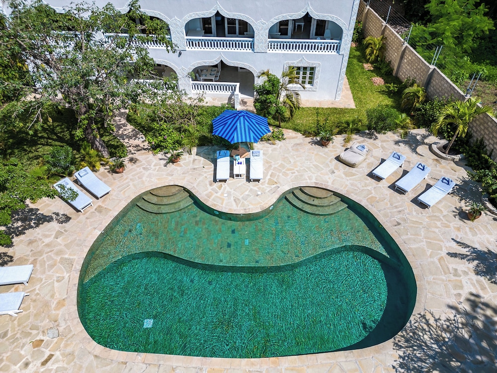 hibiscus home and apartments