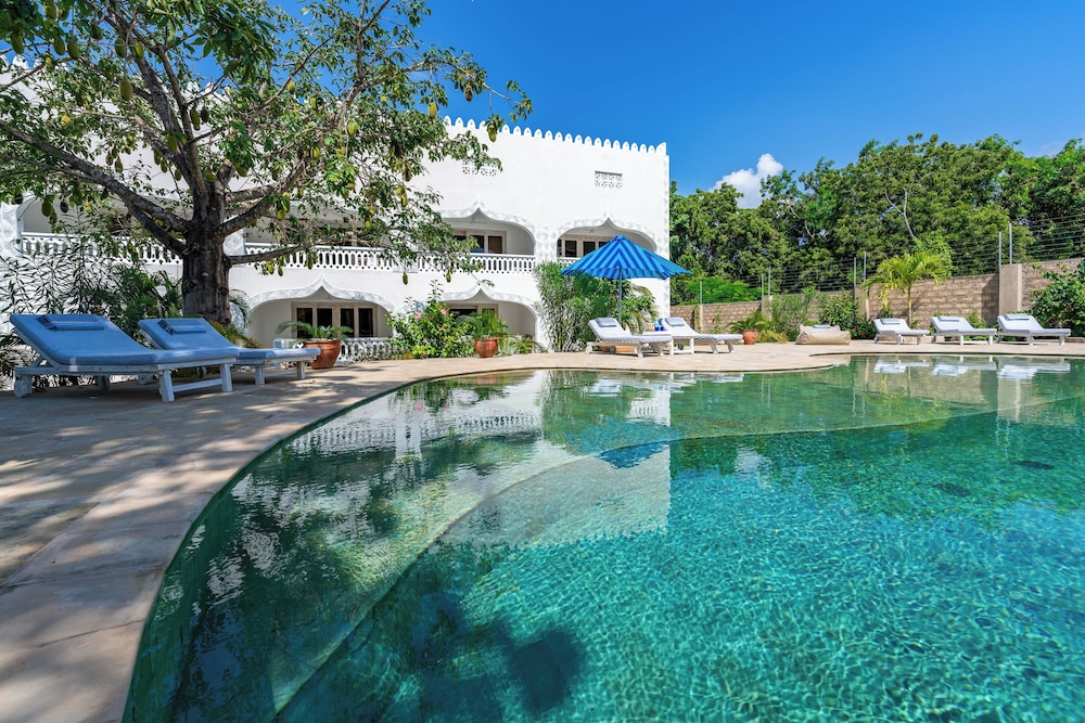 hibiscus home and apartments