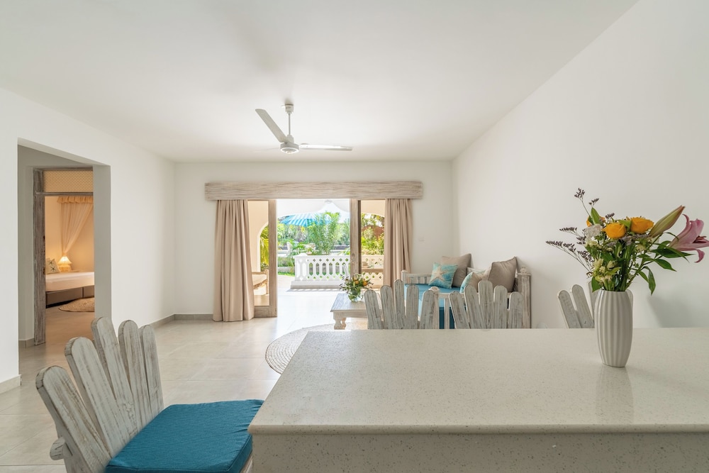 hibiscus home and apartments