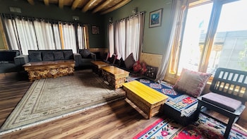 Hillside Homestay And Hostel,,3 star