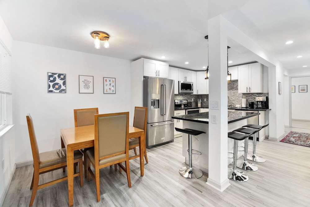 hillside in seattle well appointed