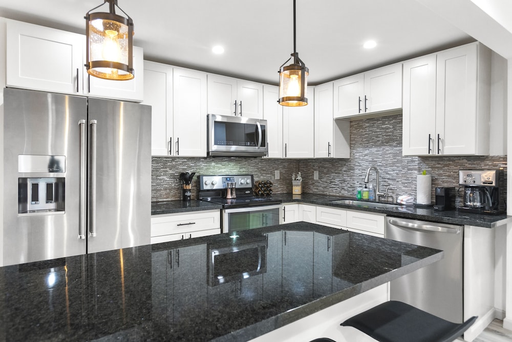 hillside in seattle well appointed