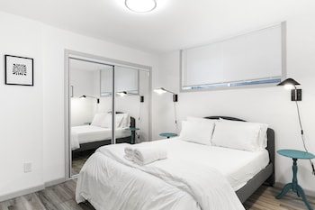 hillside in seattle well appointed