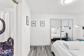 hillside in seattle well appointed