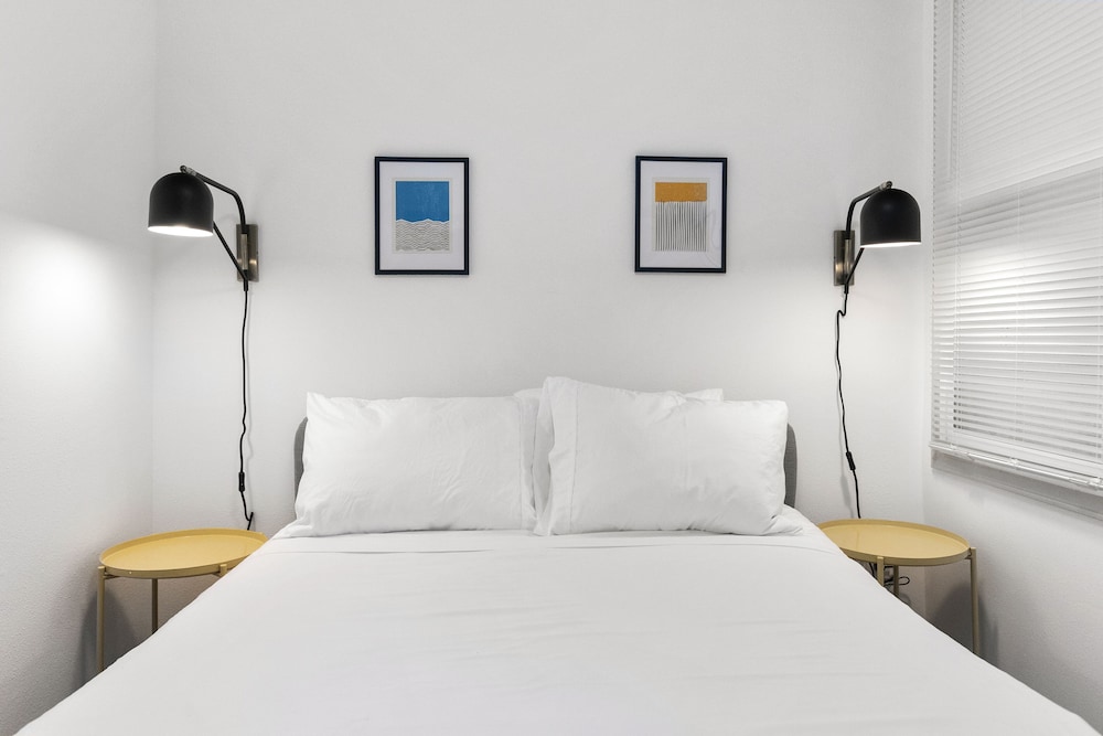 hillside in seattle well appointed