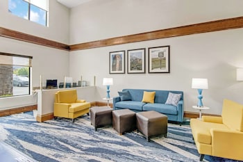 comfort suites near i 80 and i 94