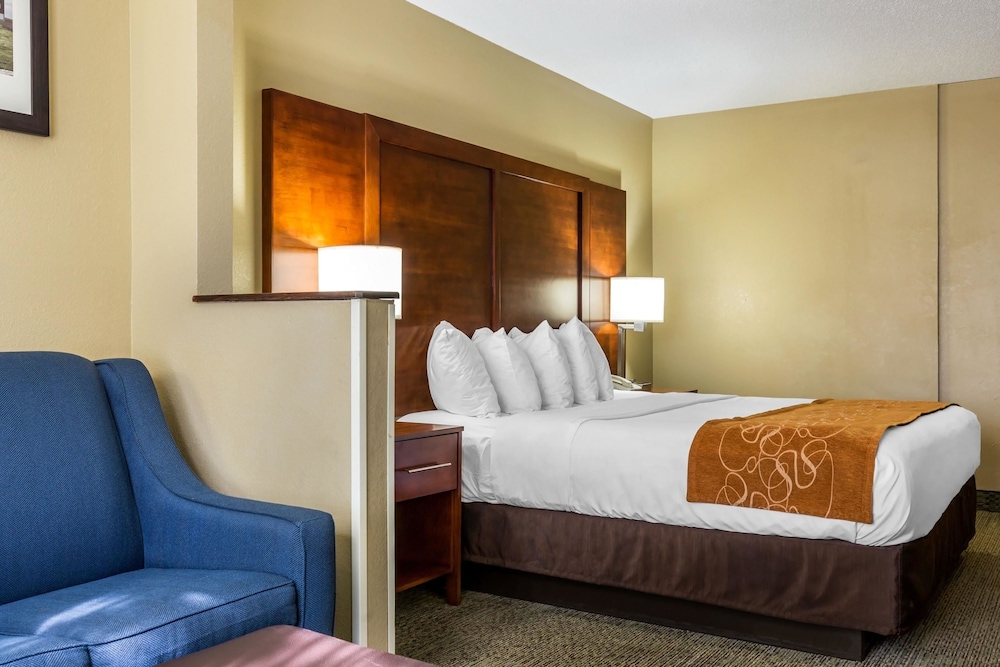comfort suites near i 80 and i 94