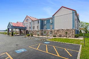 comfort suites near i 80 and i 94