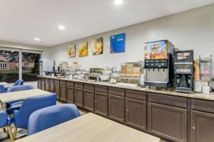 comfort suites near i 80 and i 94