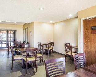 comfort suites near i 80 and i 94