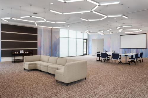 hilton garden inn austin central